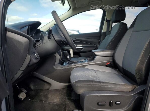 1FMCU0GD5HUD26760 2017 FORD ESCAPE Silver Front interior view