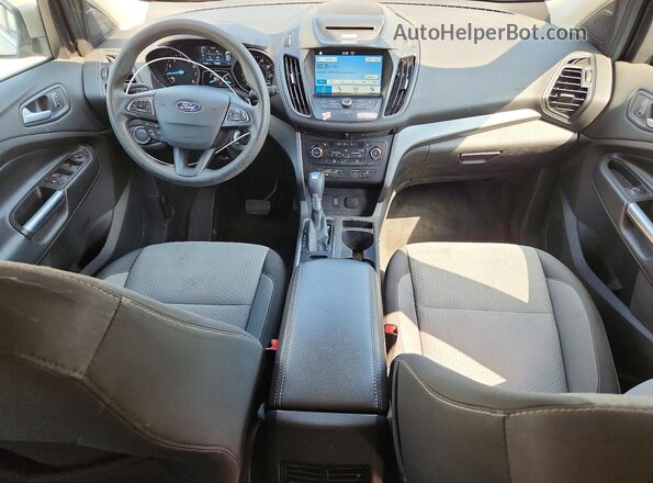 1FMCU0GD5HUD38228 2017 FORD ESCAPE Бежевый Вид панели приборов