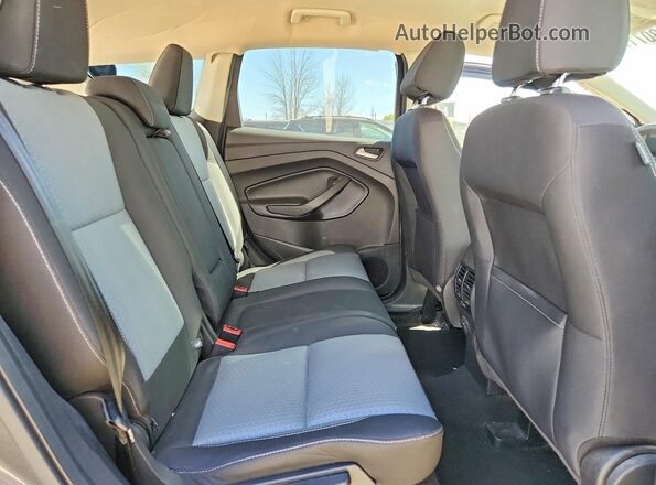 1FMCU0GD5HUE04356 2017 FORD ESCAPE Gray Вид задньої частини салону