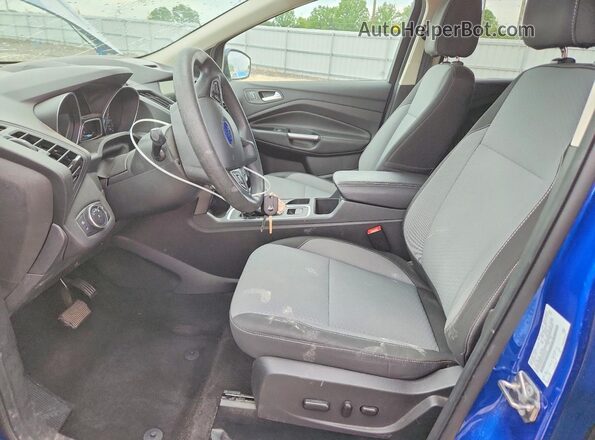 1FMCU0GD5HUE72639 2017 FORD ESCAPE Blue Widok wnętrza z przodu