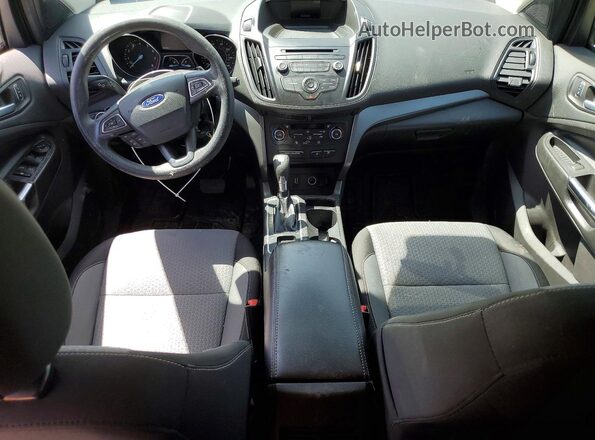 1FMCU0GD6HUC39045 2017 FORD ESCAPE White Widok deski rozdzielczej