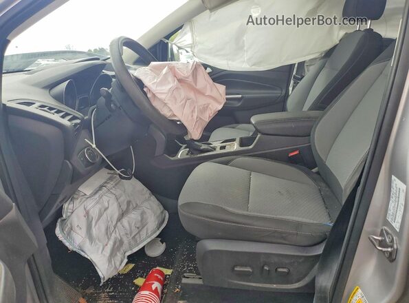 1FMCU0GD6HUD71772 2017 FORD ESCAPE Серебряный Вид салона спереди