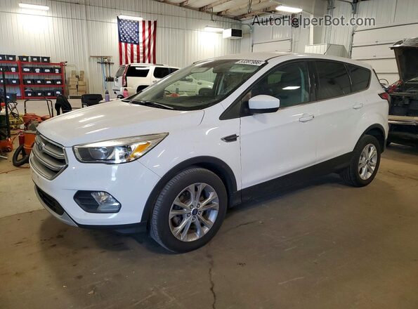 1FMCU0GD6HUD77765 2017 FORD ESCAPE Белый Передняя левая четверть