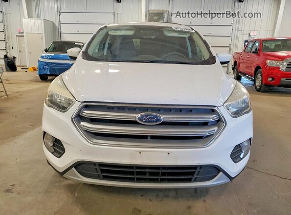 1FMCU0GD6HUD77765 2017 FORD ESCAPE Белый Вид спереди