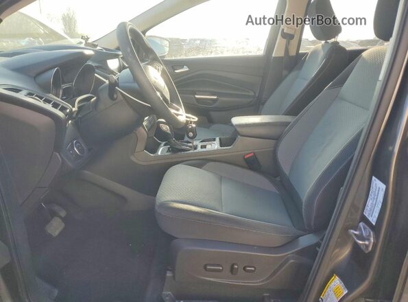 1FMCU0GD6JUB09501 2018 FORD ESCAPE Gray Widok wnętrza z przodu