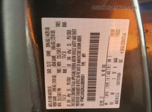 1FMCU0GD6JUB09501 2018 FORD ESCAPE Gray Widok naklejki z numerem VIN