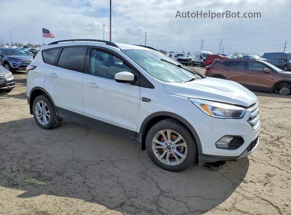 1FMCU0GD6JUD28085 2018 FORD ESCAPE White Front right