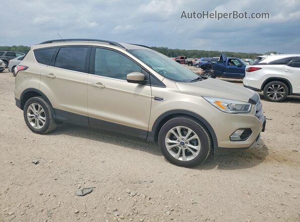 1FMCU0GD7HUA93660 2017 FORD ESCAPE Gold Przód prawy