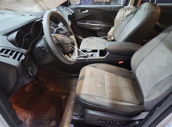 1FMCU0GD7HUC76900 2017 FORD ESCAPE Белый Вид салона спереди