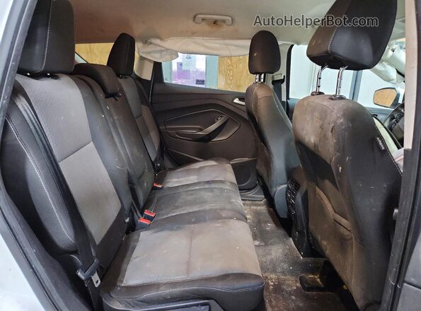1FMCU0GD7HUC76900 2017 FORD ESCAPE Белый Вид задней части салона