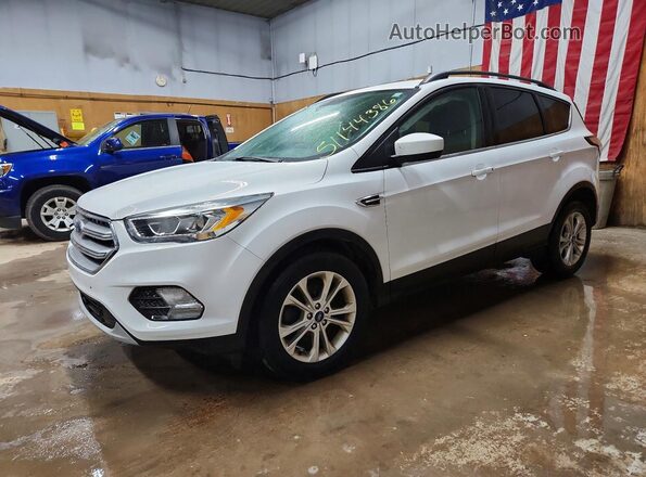 1FMCU0GD7HUC76900 2017 FORD ESCAPE Белый Передняя левая четверть