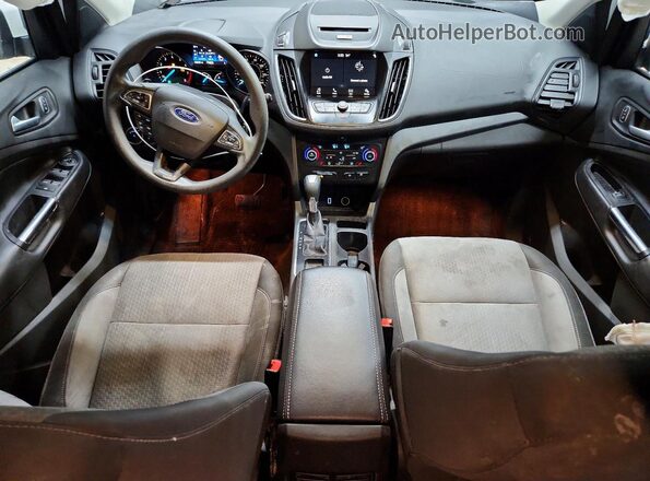1FMCU0GD7HUC76900 2017 FORD ESCAPE Белый Вид панели приборов