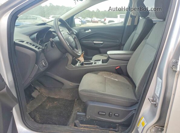 1FMCU0GD7JUB62109 2018 FORD ESCAPE Silver Widok wnętrza z przodu