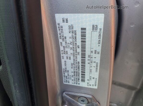 1FMCU0GD7JUB62109 2018 FORD ESCAPE Silver Widok naklejki z numerem VIN