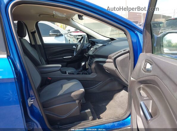 1FMCU0GD7JUC18288 2018 FORD ESCAPE Синий Вид салона спереди