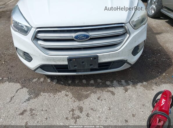 1FMCU0GD7JUC50206 2018 FORD ESCAPE Белый Вид спереди