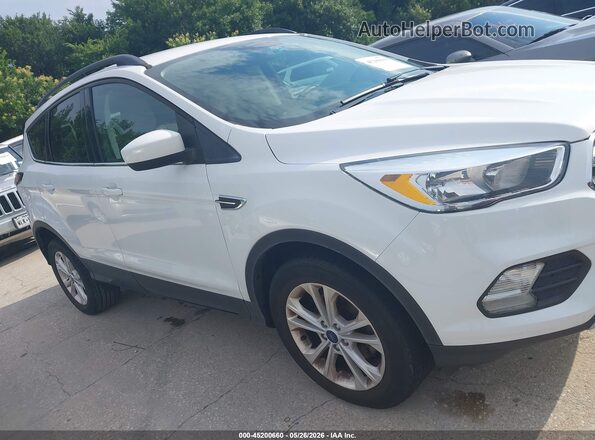 1FMCU0GD7JUD07052 2018 FORD ESCAPE Белый Вид задней части салона