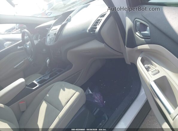 1FMCU0GD7JUD07052 2018 FORD ESCAPE Белый Вид салона спереди