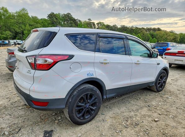 1FMCU0GD8HUA52700 2017 FORD ESCAPE Белый Задняя правая четверть