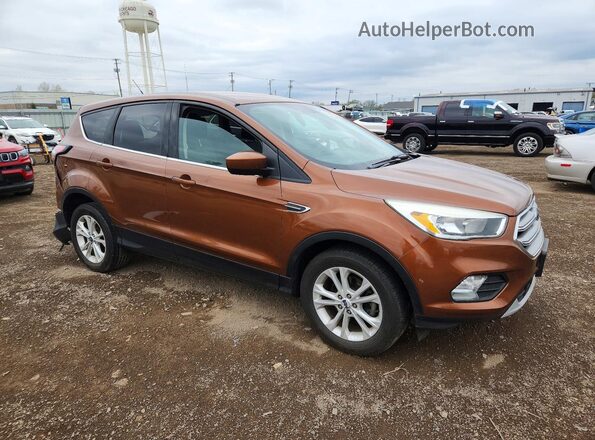 1FMCU0GD8HUC64898 2017 FORD ESCAPE Коричневый Передняя правая четверть