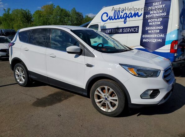 1FMCU0GD8HUE37822 2017 FORD ESCAPE White Передня права чверть