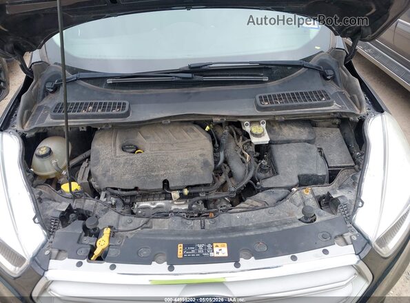 1FMCU0GD8JUD02300 2018 FORD ESCAPE Черный Вид сзади
