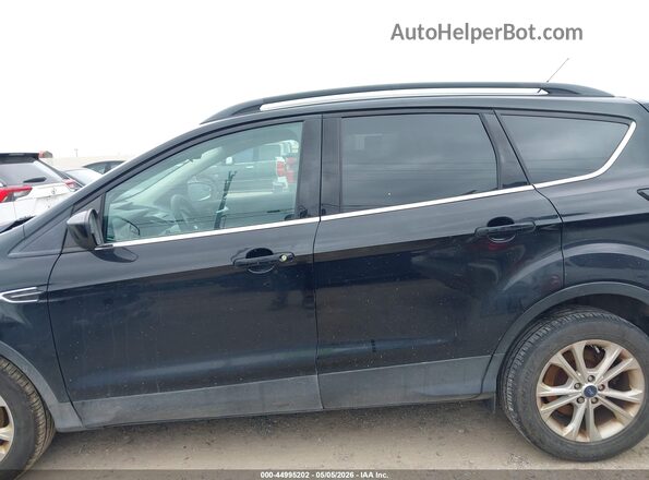 1FMCU0GD8JUD02300 2018 FORD ESCAPE Черный Панорамный вид салона 360°