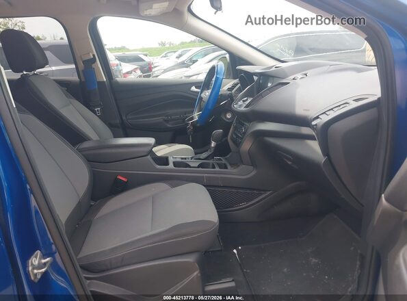 1FMCU0GD9HUC98686 2017 FORD ESCAPE Blue Вид салону спереду