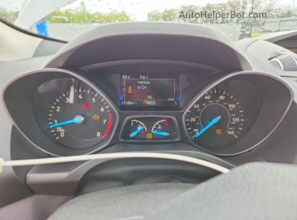 1FMCU0GD9JUD43924 2018 FORD ESCAPE Silver Widok zestawu wskaźników