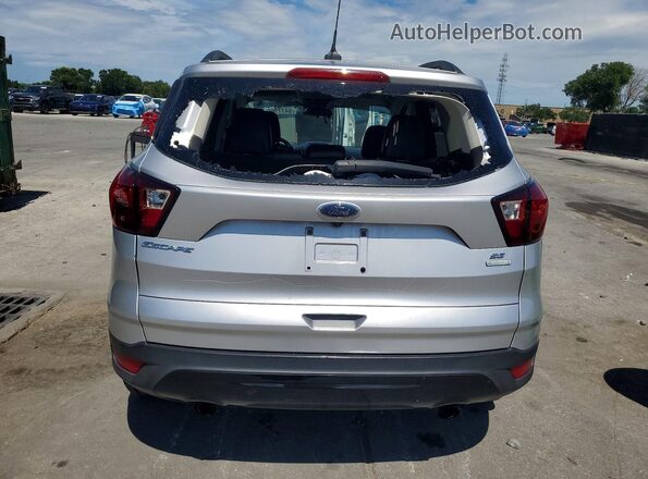 1FMCU0GD9KUA07563 2019 FORD ESCAPE Серебряный Вид сзади