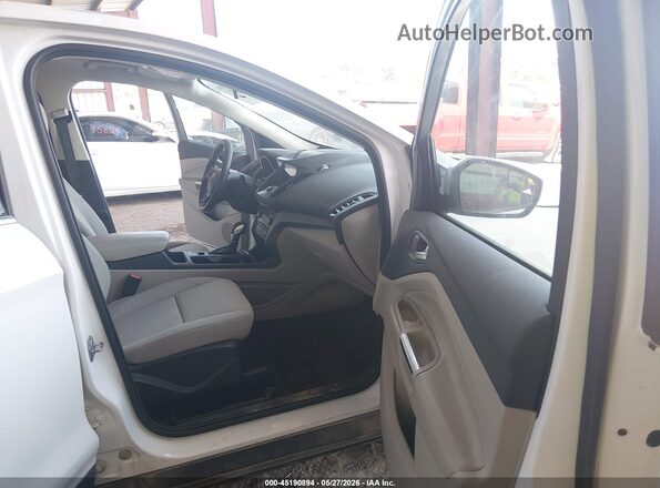 1FMCU0GD9KUA31264 2019 FORD ESCAPE Белый Вид салона спереди