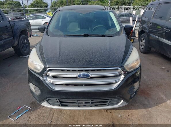 1FMCU0GDXHUD38452 2017 FORD ESCAPE Черный Вид спереди