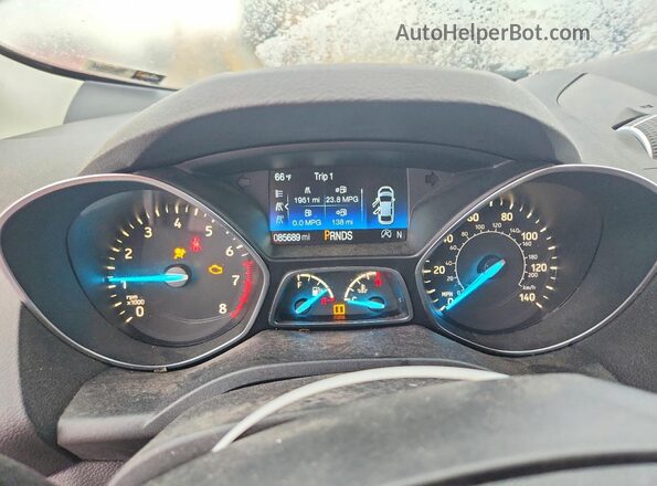 1FMCU0GDXJUB40105 2018 FORD ESCAPE Черный Вид щитка приборов