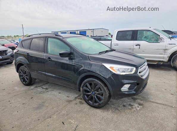 1FMCU0GDXJUB40105 2018 FORD ESCAPE Черный Передняя правая четверть