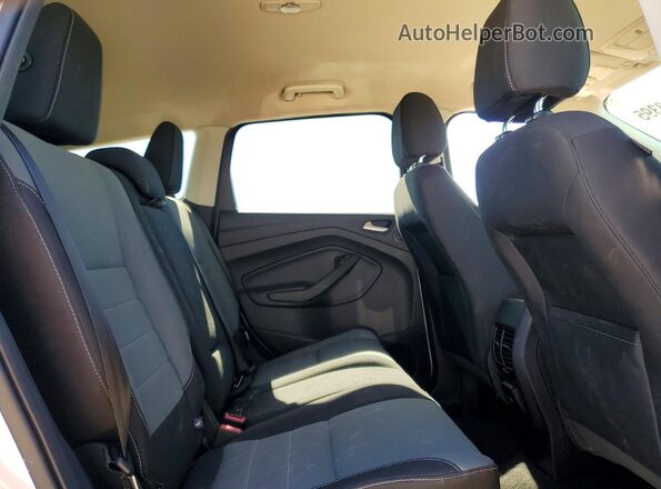 1FMCU0GX6GUB19920 2016 FORD ESCAPE White Widok wnętrza z tyłu