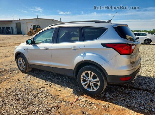 1FMCU0HD8KUB30883 2019 FORD ESCAPE Серебряный Задняя левая четверть