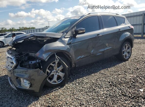 1FMCU0J9XHUD05035 2017 FORD ESCAPE Gray Vista tres cuartos delantera izquierda