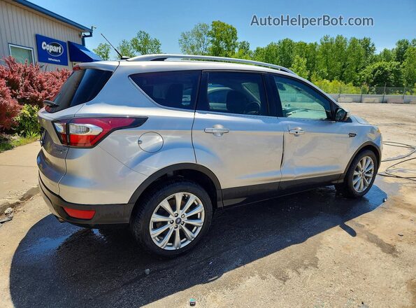 1FMCU0JD2HUB39002 2017 FORD ESCAPE Серебряный Задняя правая четверть
