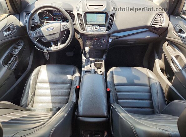 1FMCU0JD2HUB39002 2017 FORD ESCAPE Серебряный Вид панели приборов