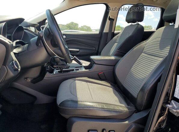 1FMCU0JD3HUA80896 2017 FORD ESCAPE Черный Вид салона спереди