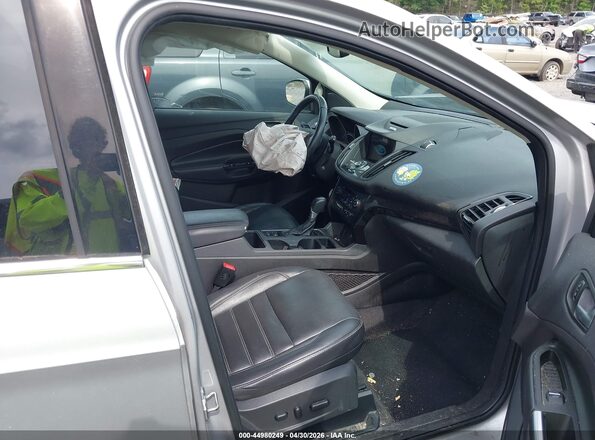 1FMCU0JD4HUC57326 2017 FORD ESCAPE Серый Вид салона спереди