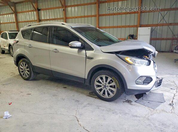 1FMCU0JDXHUD17755 2017 FORD ESCAPE Серебряный Передняя правая четверть