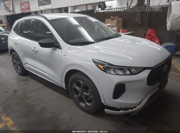 1FMCU0MN3PUA17154 2023 FORD ESCAPE Белый Передняя правая четверть