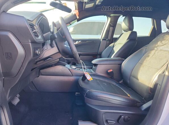 1FMCU0MNXSUB50275 2025 FORD ESCAPE Белый Вид салона спереди
