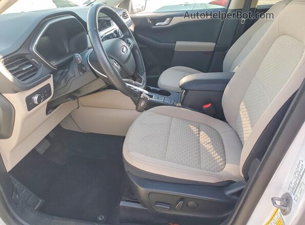 1FMCU9BZ0LUB10072 2020 FORD ESCAPE Белый Вид салона спереди