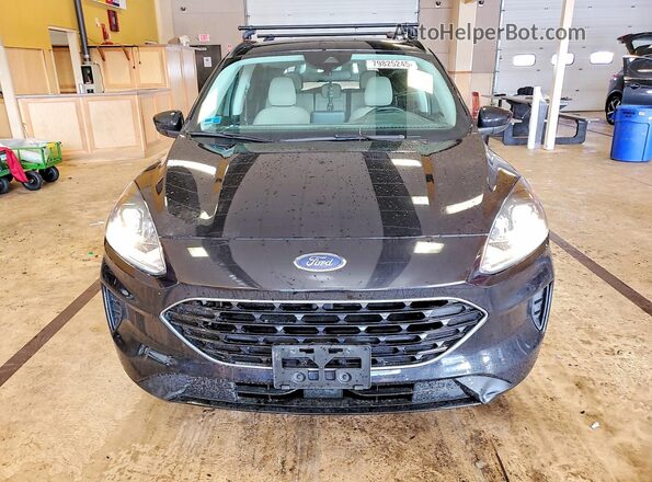 1FMCU9BZ3MUA35983 2021 FORD ESCAPE Черный Вид спереди