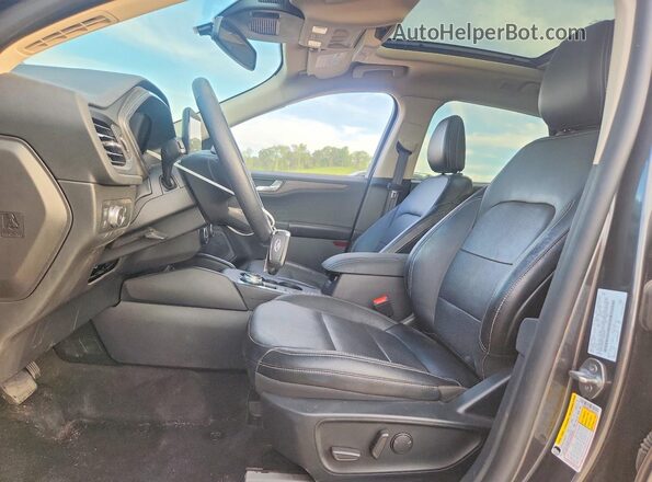 1FMCU9DZ1LUB39447 2020 FORD ESCAPE Черный Вид салона спереди