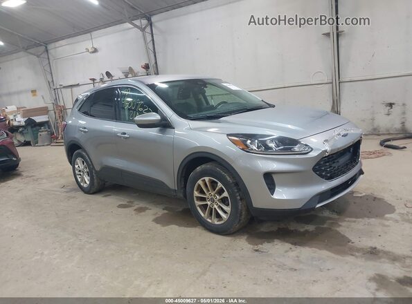 1FMCU9G6XMUA42136 2021 FORD ESCAPE Серебряный Передняя правая четверть