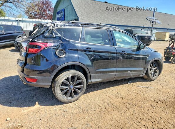 1FMCU9G90HUD62520 2017 FORD ESCAPE Черный Задняя правая четверть