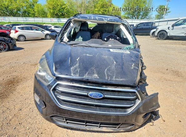 1FMCU9G90HUD62520 2017 FORD ESCAPE Черный Вид спереди